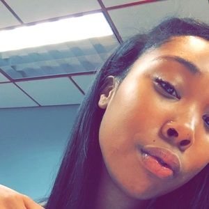 Meet your Posher, Paris